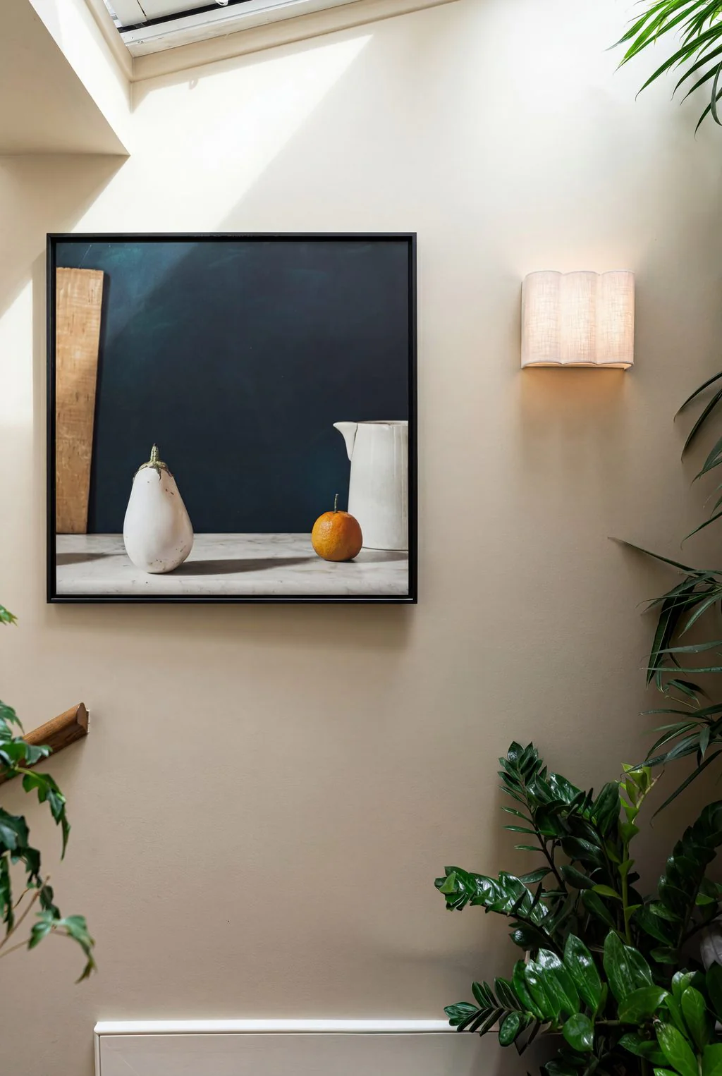 Still-life painting with ceramics in a hallway